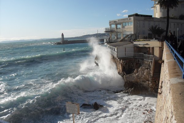 http://www.hydrotherapie-colon.fr/blog/IMG/cache-600x400/SDC10023-600x400.jpg